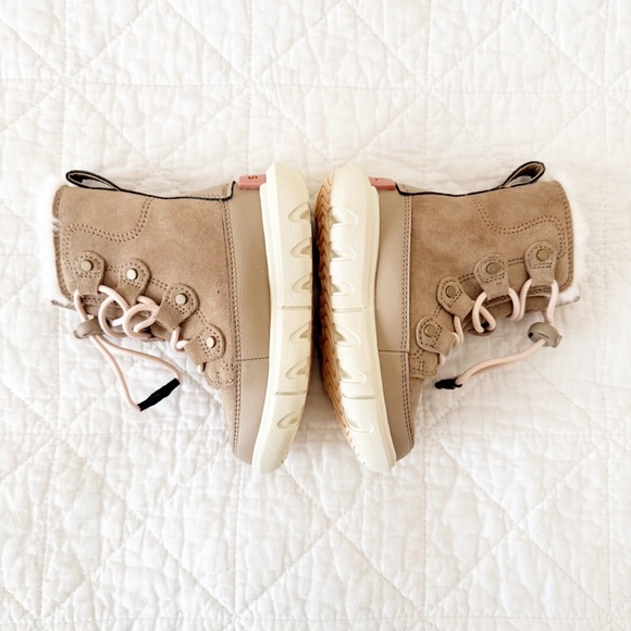 NEW Sorel Kids Youth Explorer Lace Boots Tan 9 NWOT - Picture 3 of 9